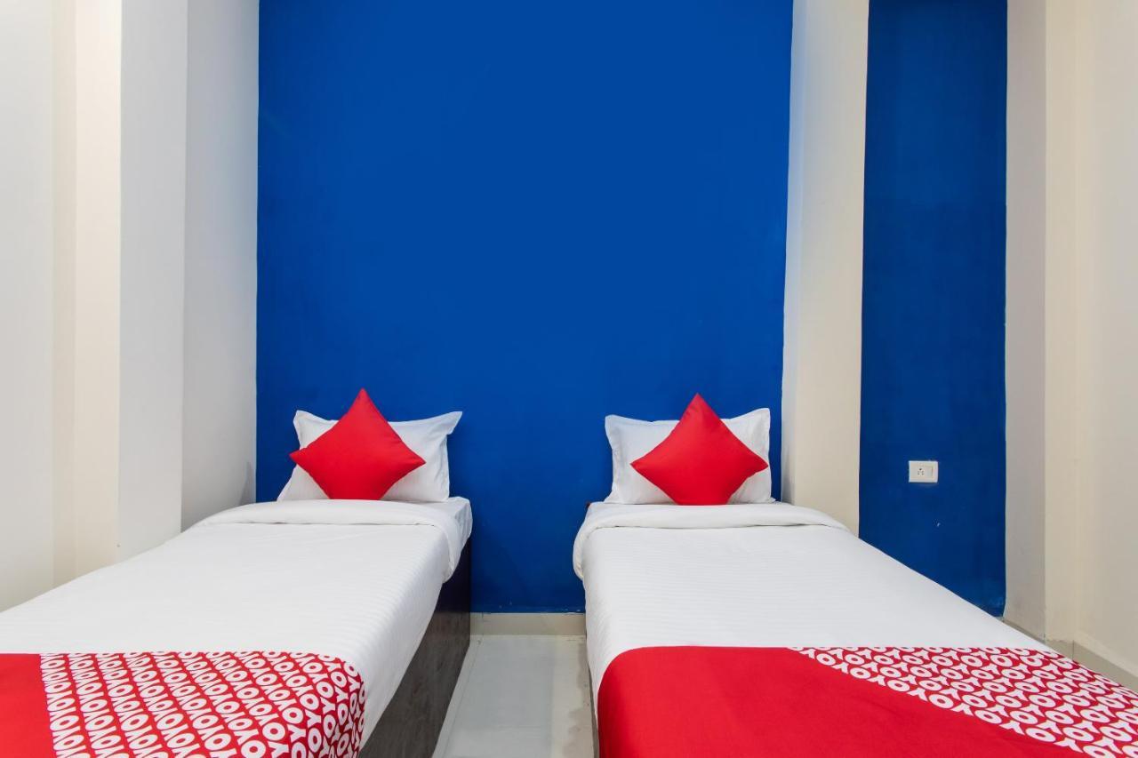 Oyo 27862 Hotel Brooklyn Indore Exterior foto
