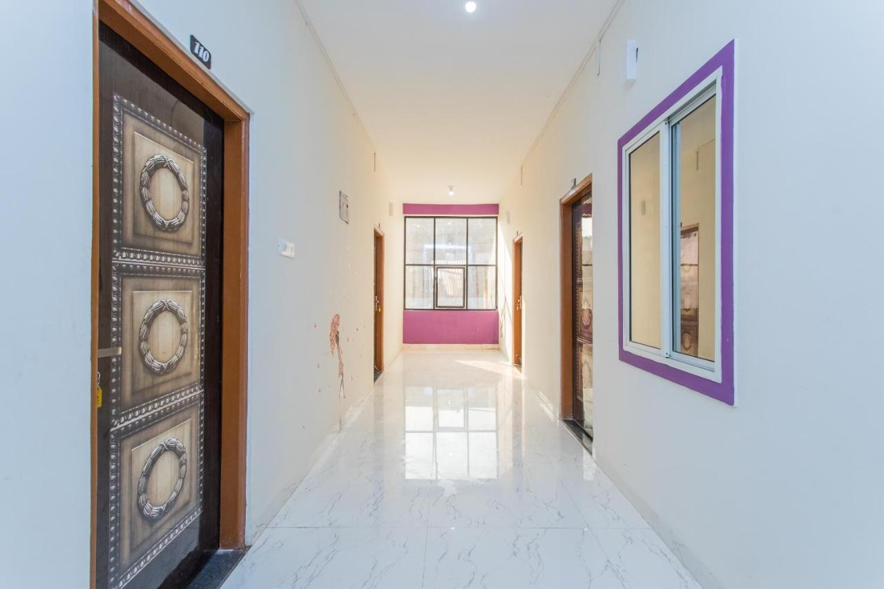 Oyo 27862 Hotel Brooklyn Indore Exterior foto